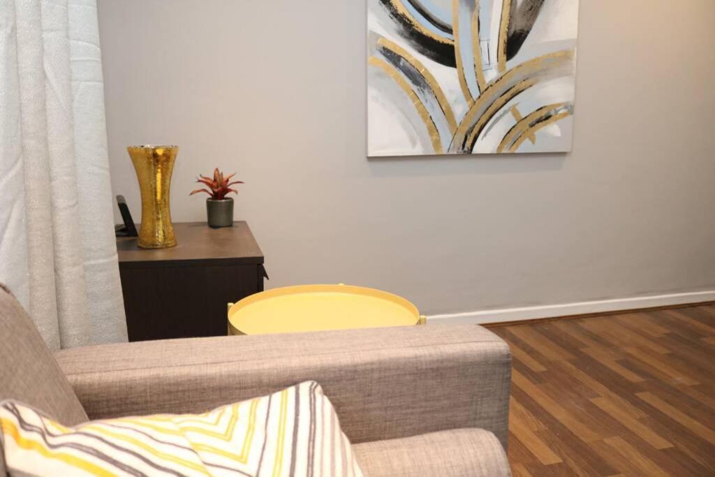 Large 3 Bedroom Apartment In Gated Development London Ngoại thất bức ảnh